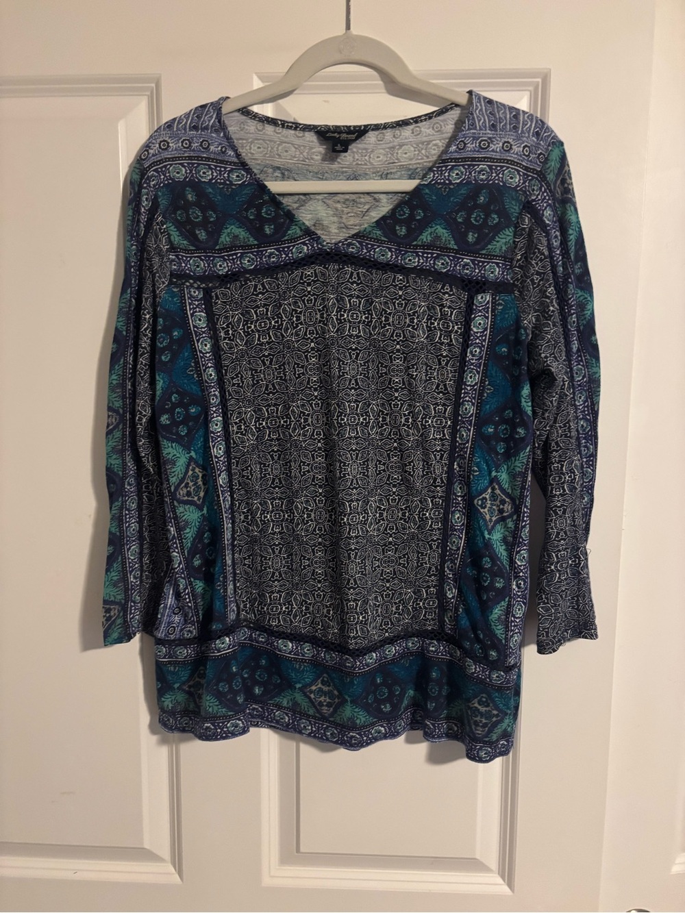 Lucky Brand Blue and Teal Printed V-Neck Long Sleeve Top